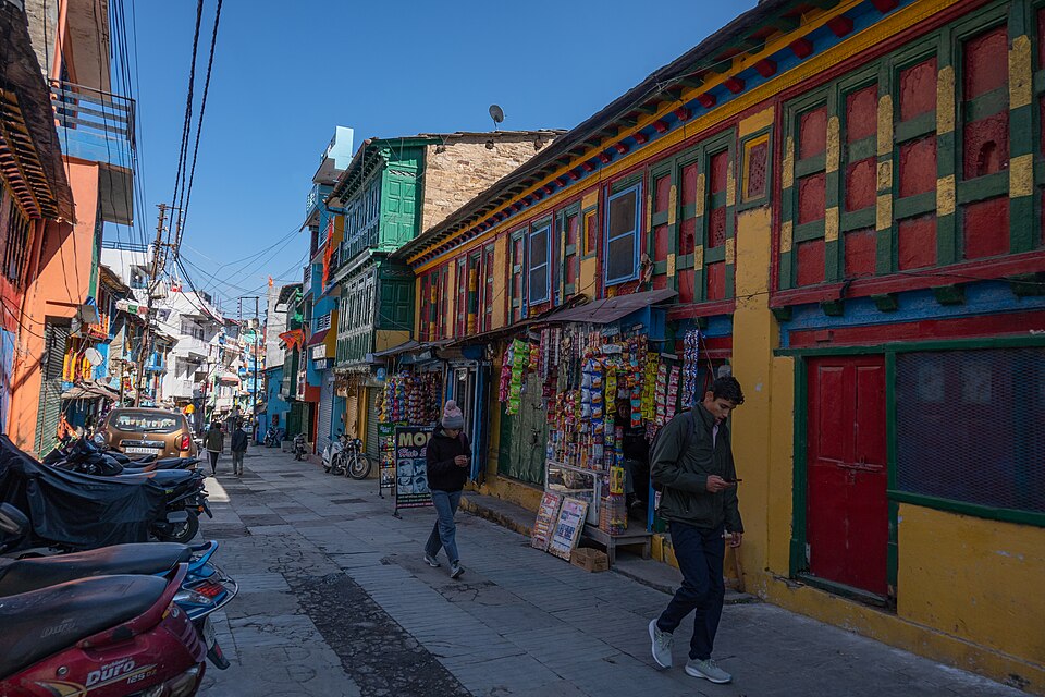 Almora — local market for manufacturer and distributor portals