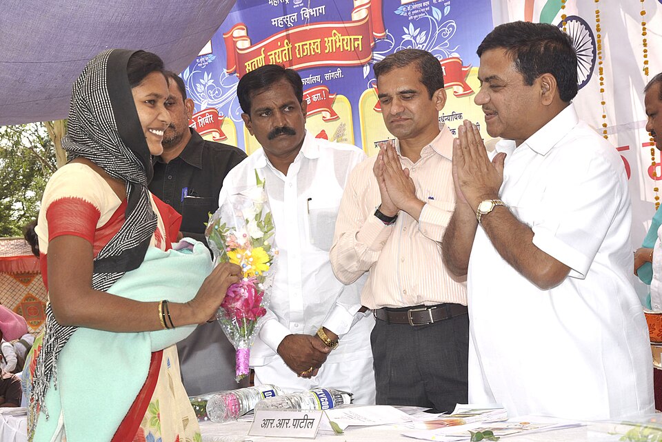 Sangli — subscription and membership platforms for local businesses