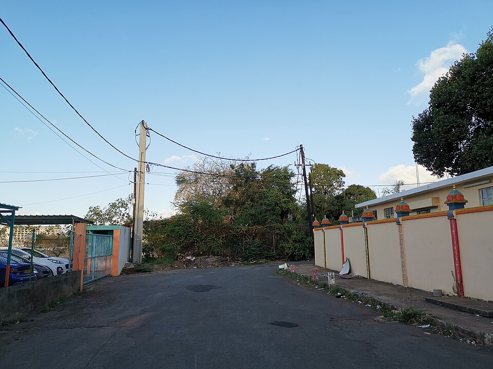 Port Louis — international and multi-region stores for local businesses