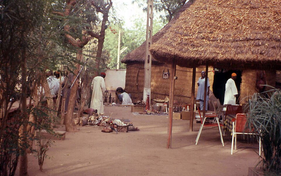 Maroua — multi-vendor marketplaces for local businesses