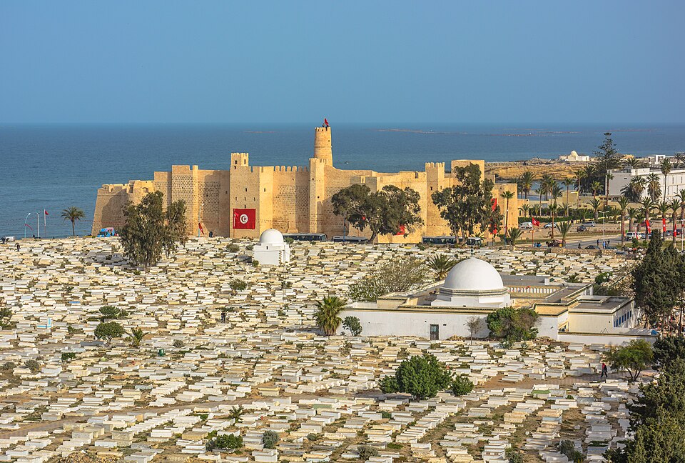 Monastir — local market for manufacturer and distributor portals