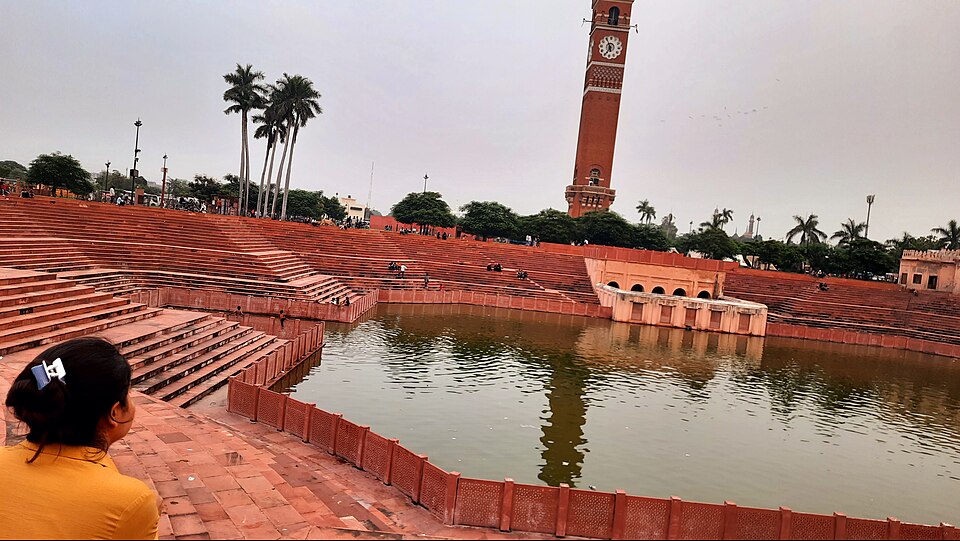 Lucknow — local market for service booking platforms