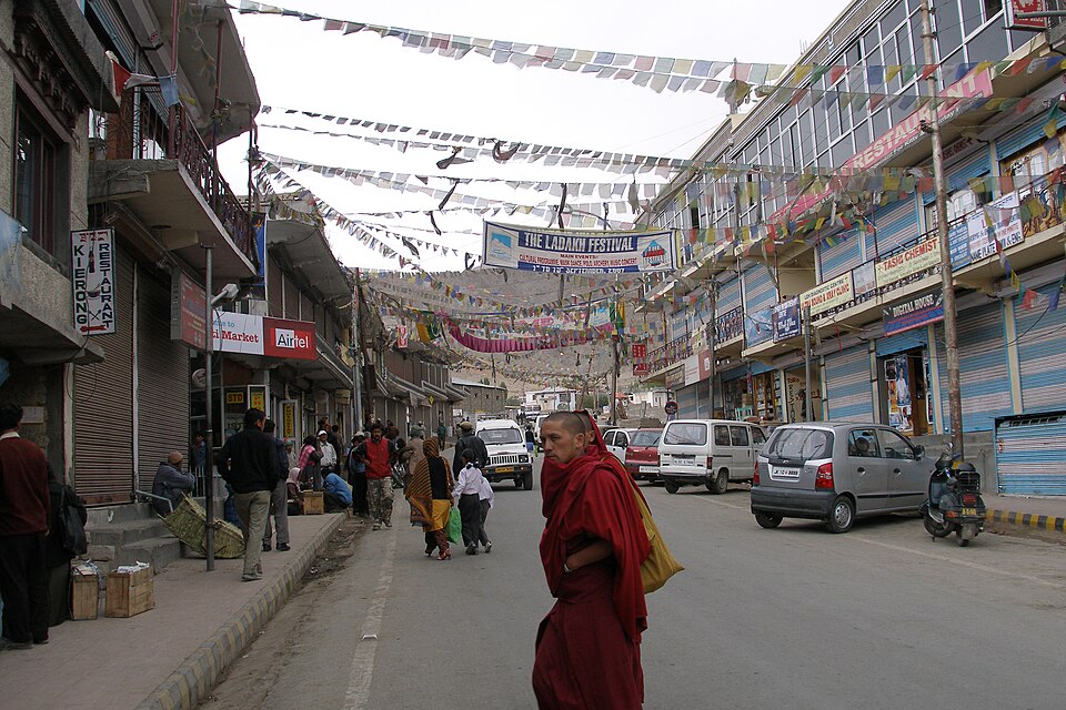 Leh — local market for service booking platforms