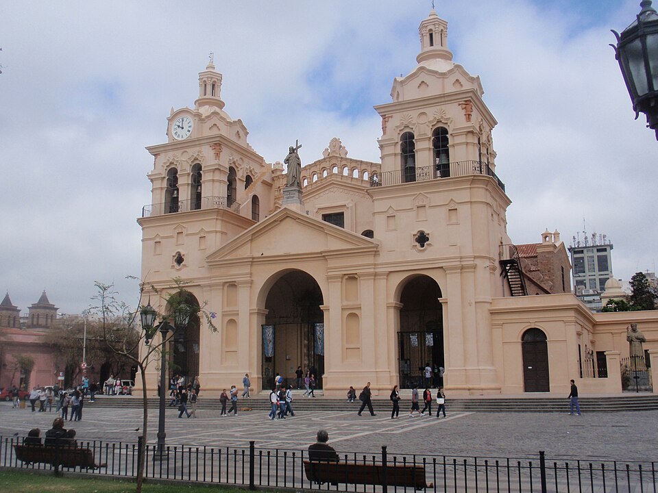 Córdoba — local market for online stores