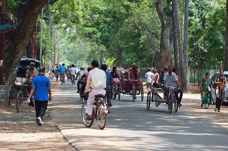 Bolpur (Santiniketan) — local market for service booking platforms