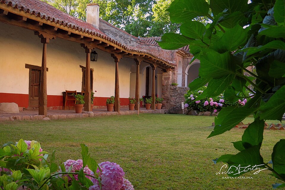 Córdoba — manufacturer and distributor portals for local businesses