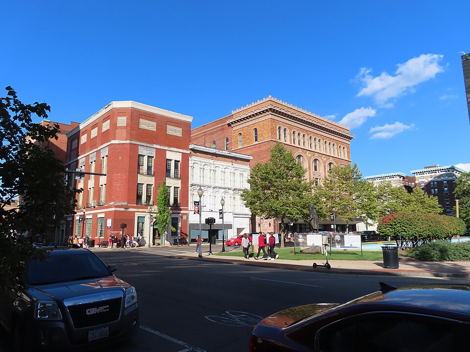 Springfield — local market for B2B and wholesale portals