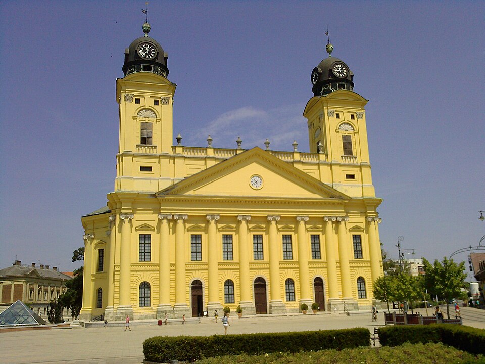 Debrecen — local market for custom e-commerce platforms