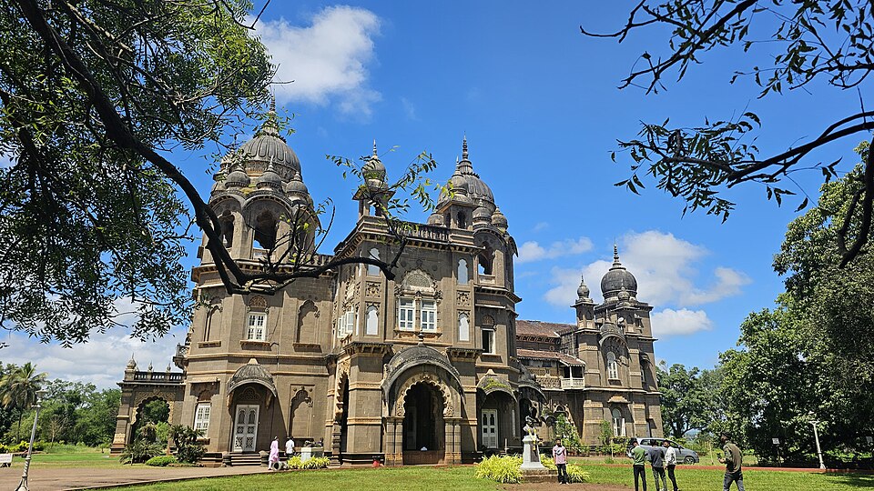 Kolhapur — local market for service booking platforms