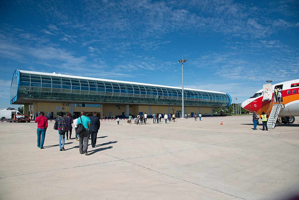 Lubango — local market for mobile commerce apps