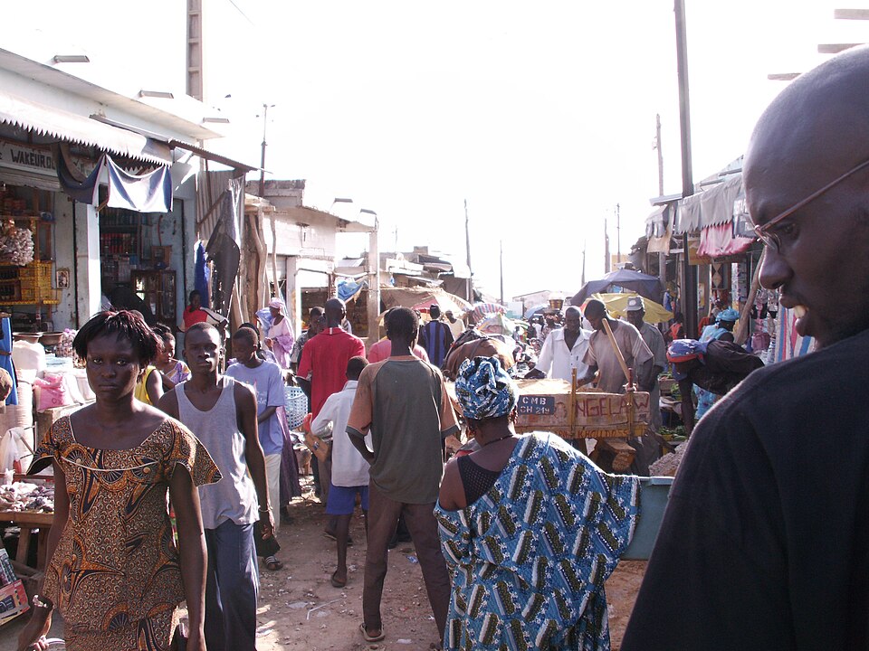 Mbour — local market for online stores