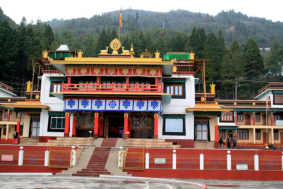 Bomdila — local market for international and multi-region stores