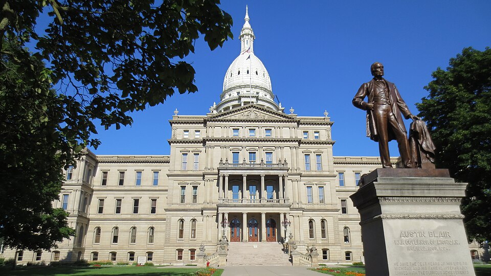 Lansing — local market for online stores