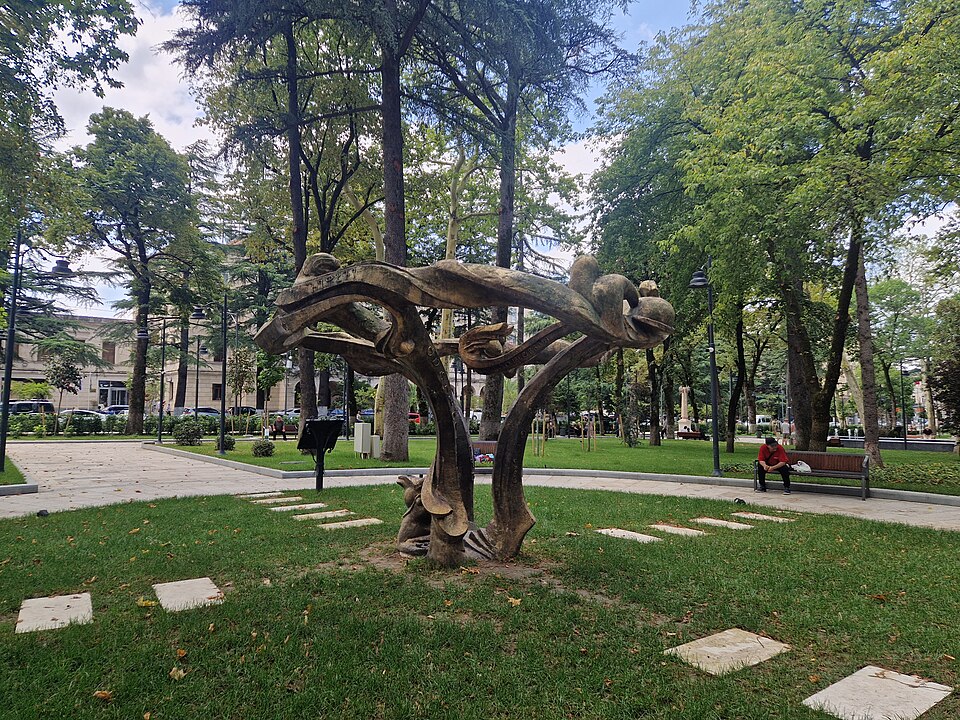 Kutaisi — international and multi-region stores for local businesses