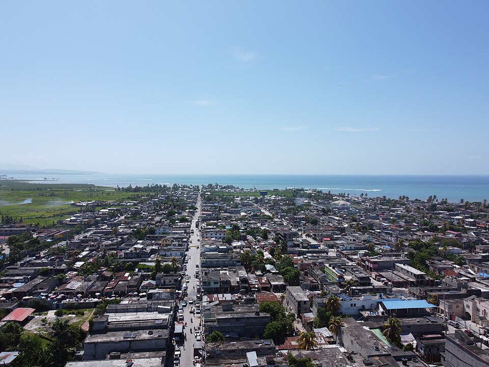 Les Cayes — local market for subscription and membership platforms