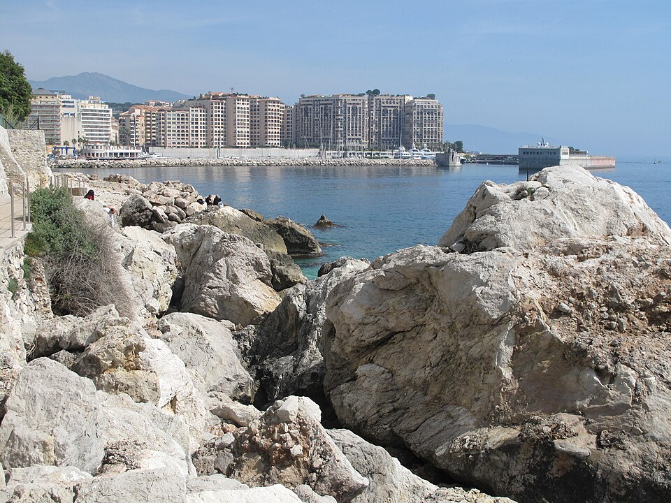 Fontvieille — multi-vendor marketplaces for local businesses