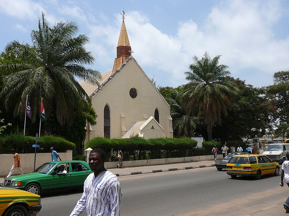 Banjul — local market for mobile commerce apps