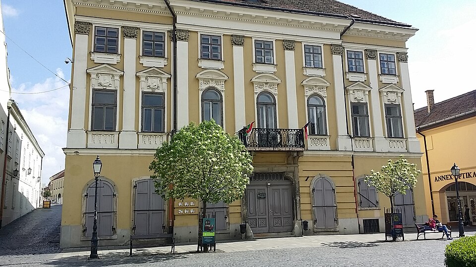 Székesfehérvár — local market for subscription and membership platforms