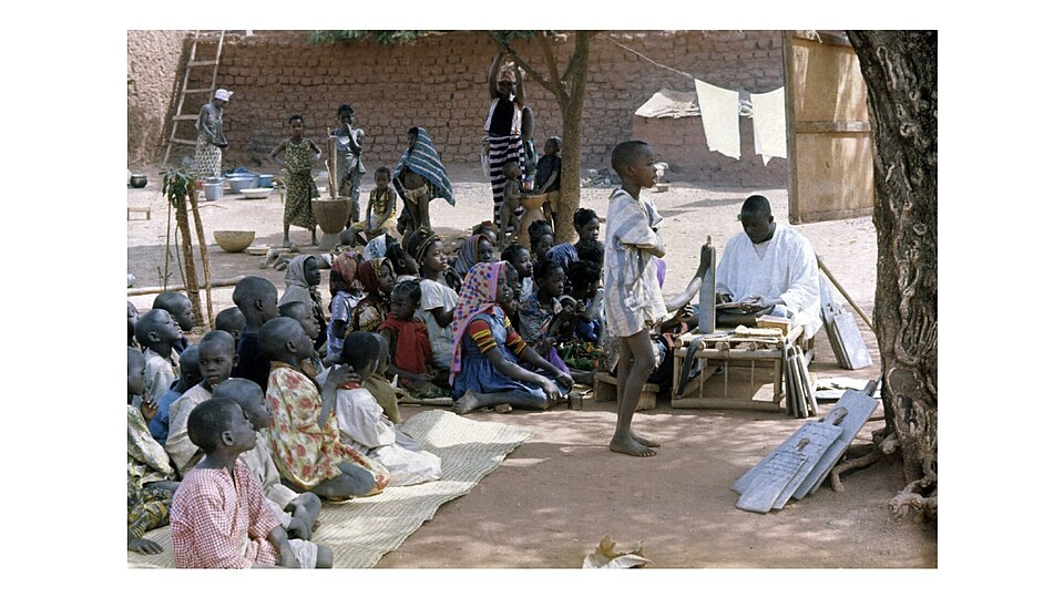Bobo-Dioulasso — local market for manufacturer and distributor portals