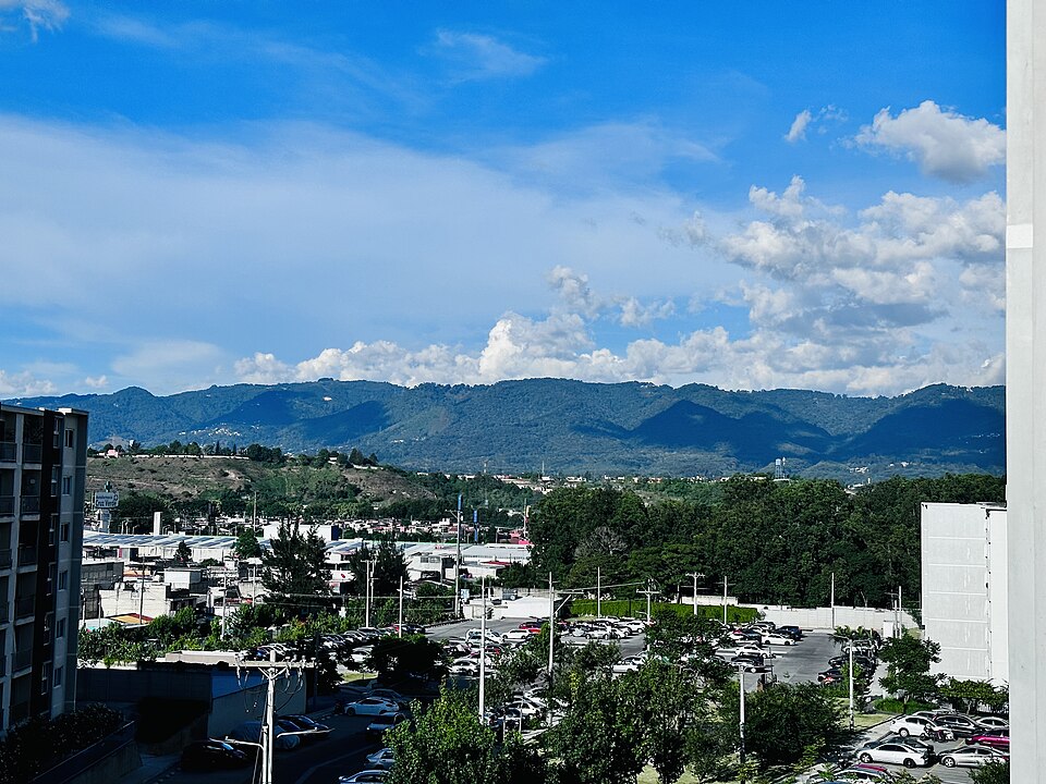 Villa Nueva — local market for mobile commerce apps
