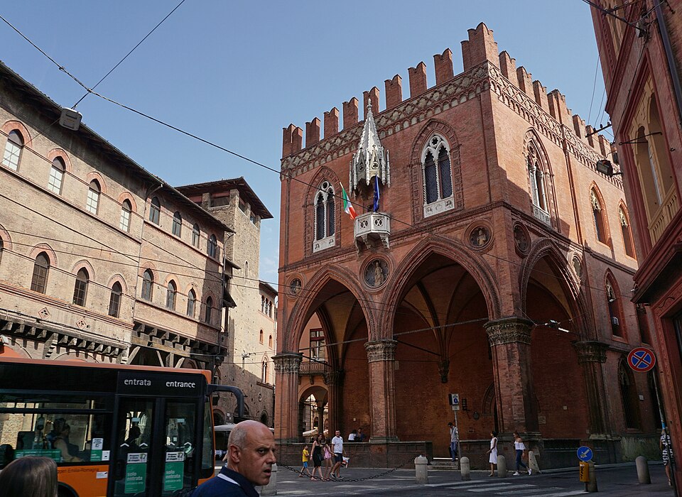 Bologna — B2B and wholesale portals for local businesses