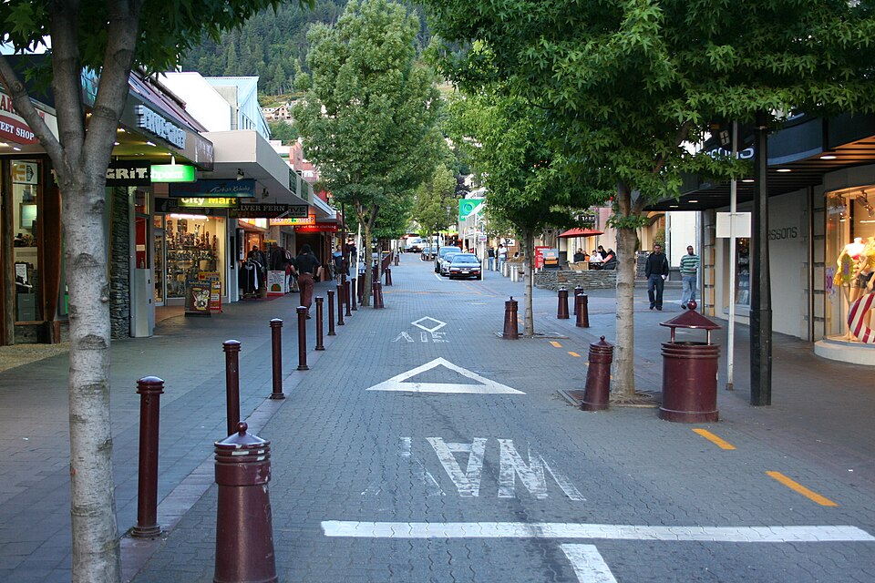 Queenstown — multi-vendor marketplaces for local businesses