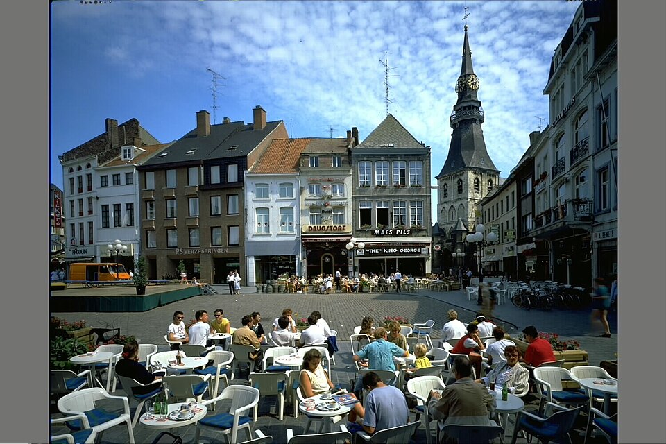 Hasselt — local market for international and multi-region stores