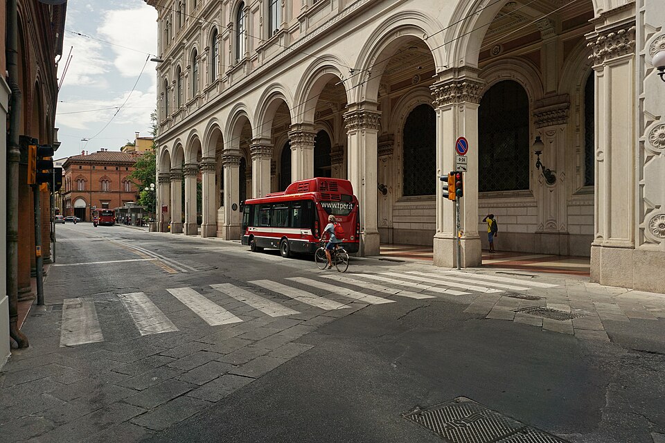 Bologna — international and multi-region stores for local businesses