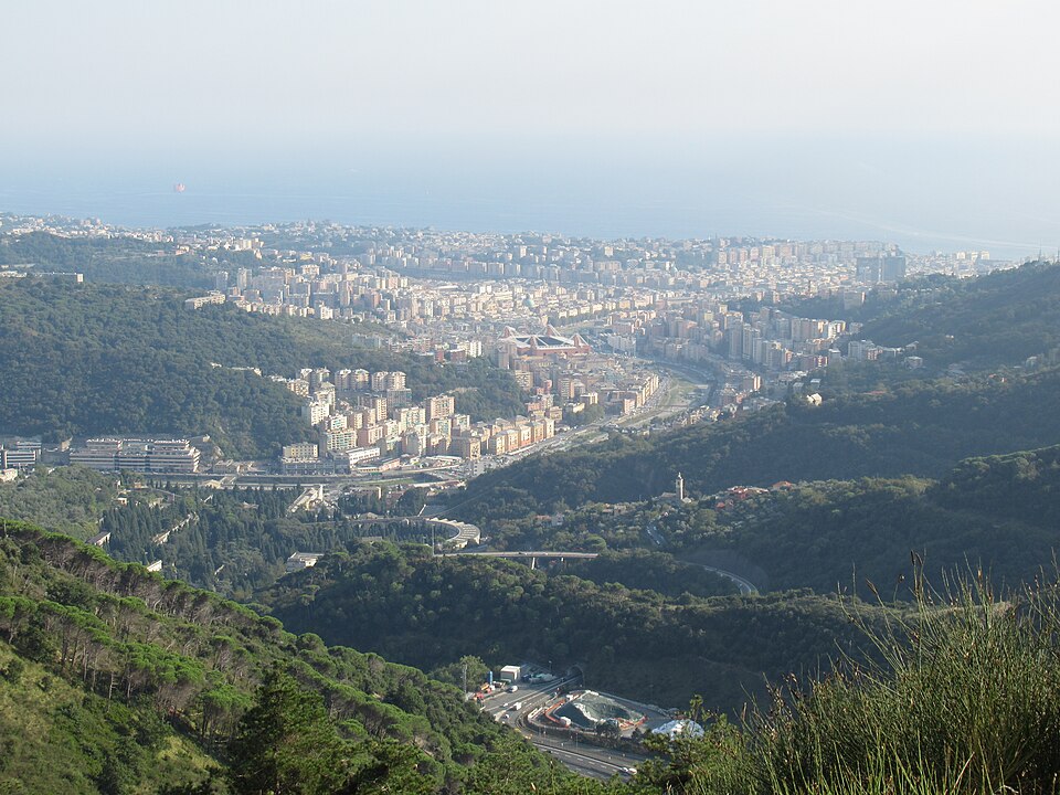 Genoa — manufacturer and distributor portals for local businesses