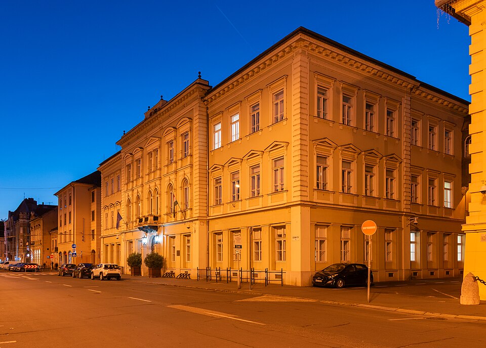 Szeged — local market for multi-vendor marketplaces