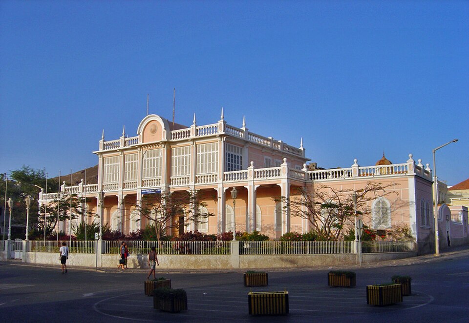Mindelo — local market for online stores
