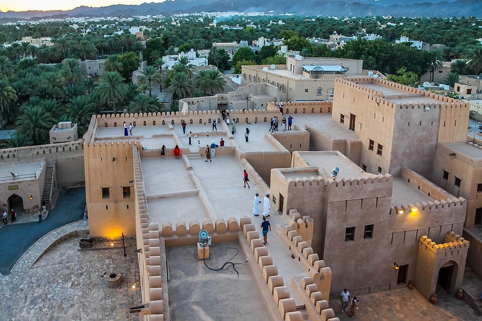 Nizwa — local market for mobile commerce apps