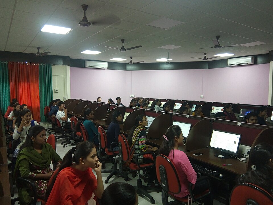 Jalgaon — local market for mobile commerce apps