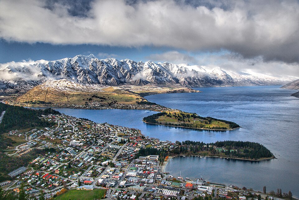 Queenstown — international and multi-region stores for local businesses