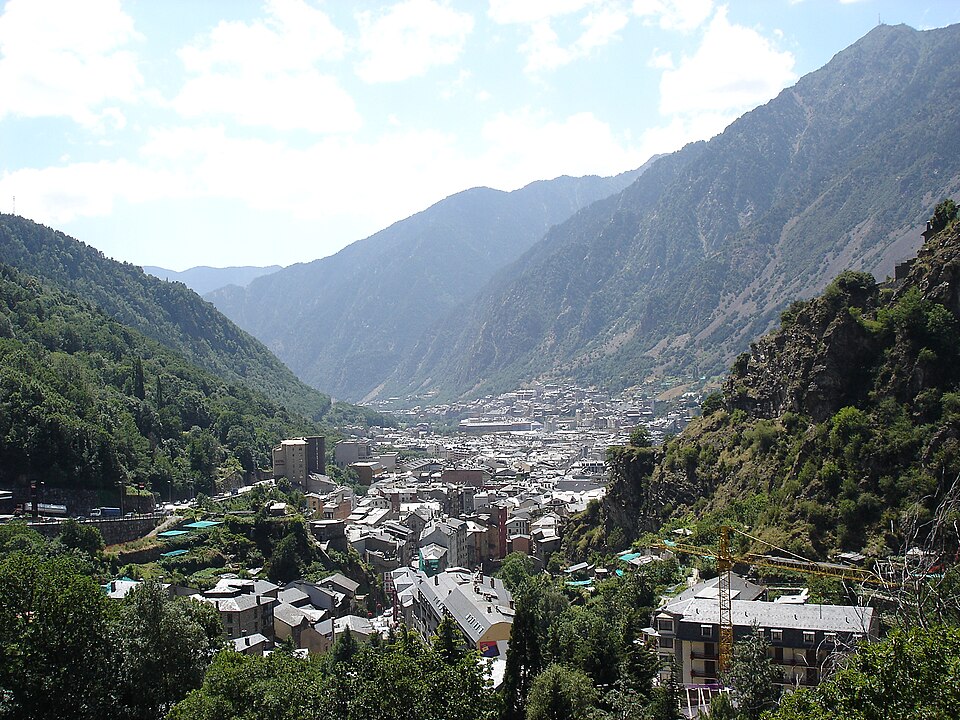 Andorra — manufacturer and distributor portals for local businesses
