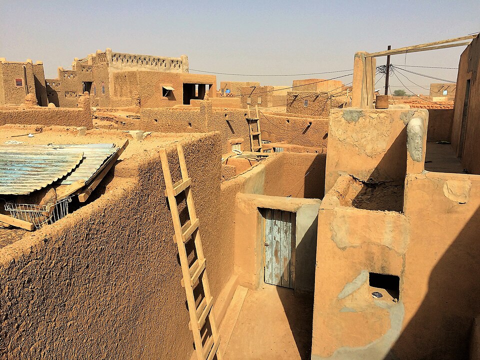 Agadez — international and multi-region stores for local businesses