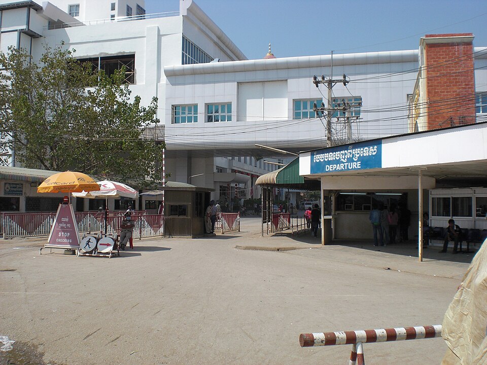 Poipet — local market for service booking platforms