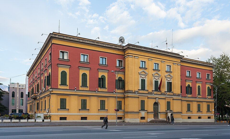 Tirana — local market for mobile commerce apps