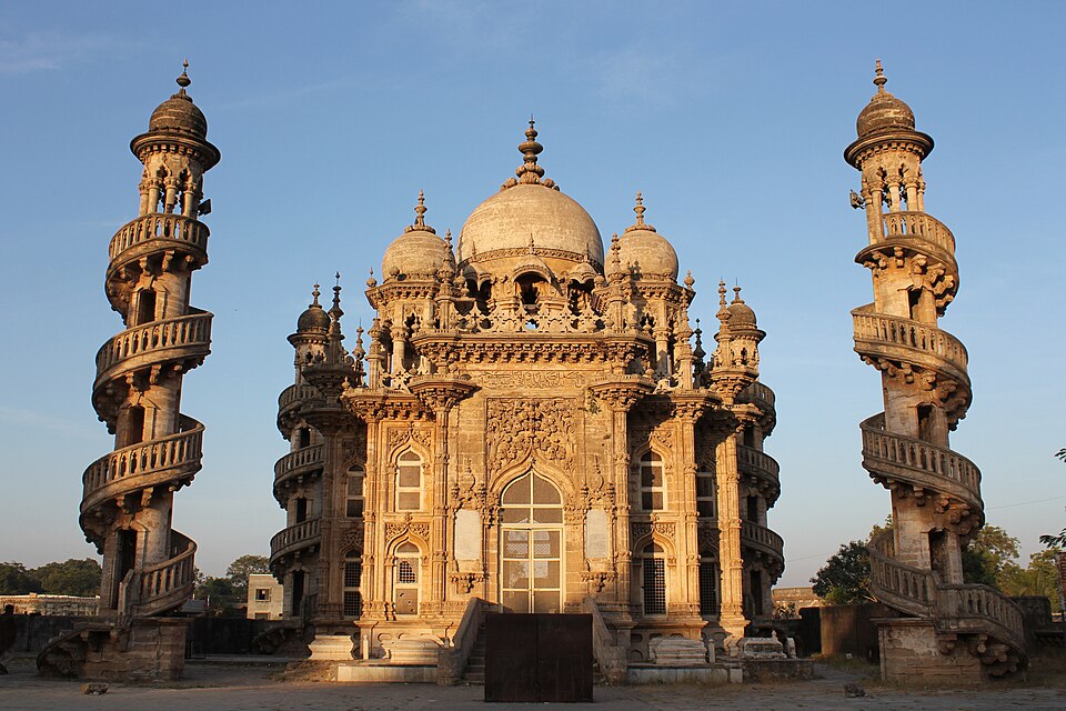 Junagadh — local market for service booking platforms