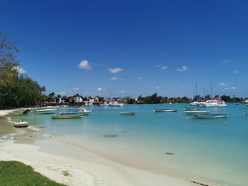 Grand Baie — manufacturer and distributor portals for local businesses