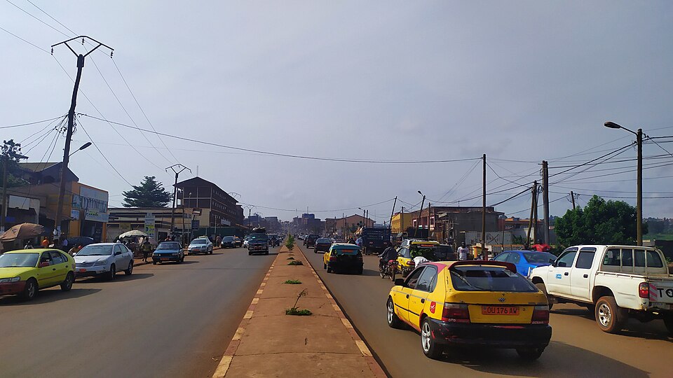 Bafoussam — local market for multi-vendor marketplaces