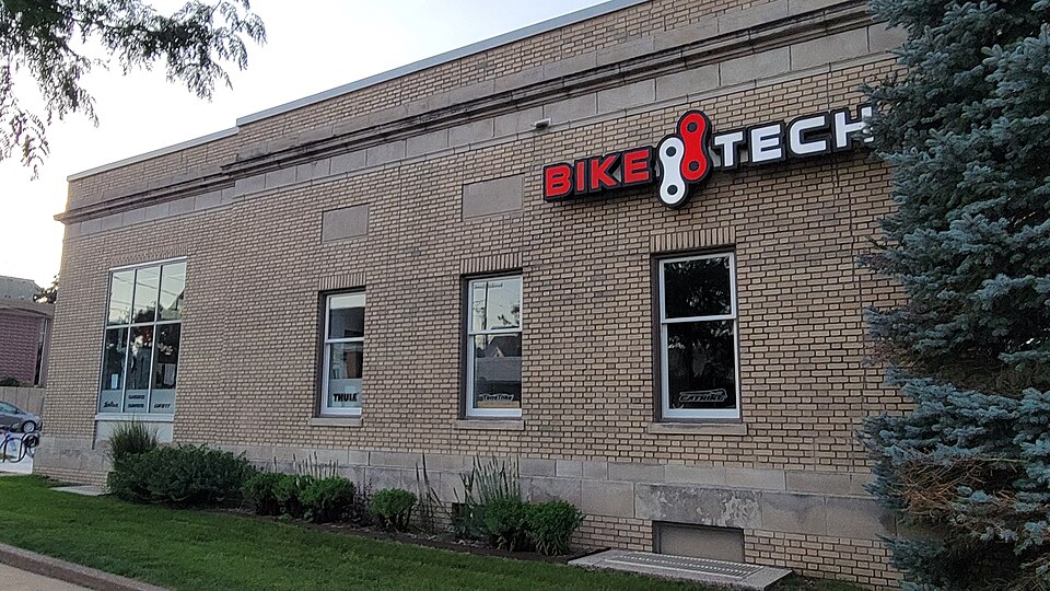 Cedar Rapids — manufacturer and distributor portals for local businesses