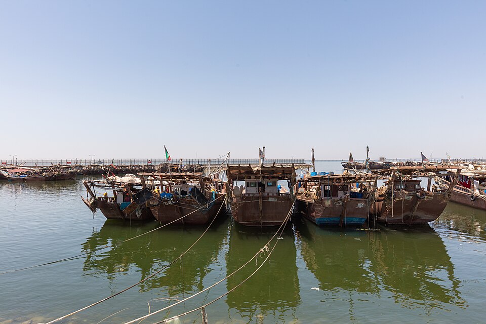 Kuwait City — local market for custom e-commerce platforms