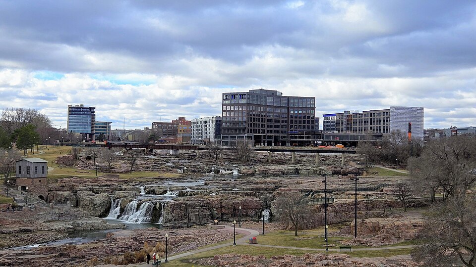 Sioux Falls — local market for online stores