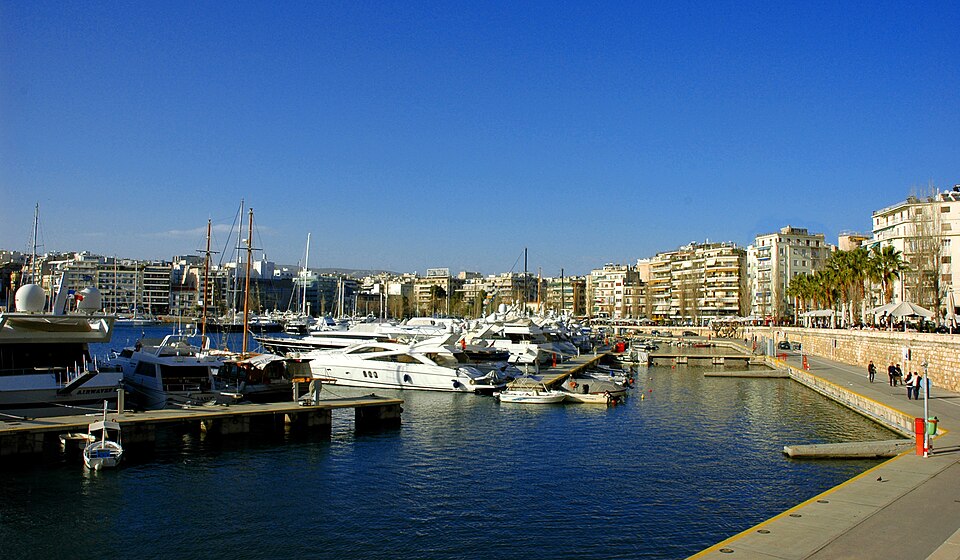 Piraeus — local market for international and multi-region stores