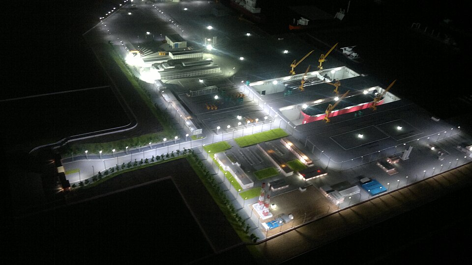 Duqm — international and multi-region stores for local businesses