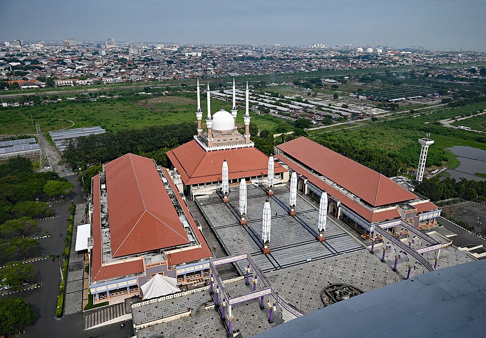 Semarang — local market for mobile commerce apps