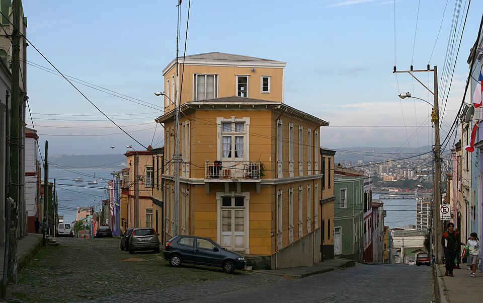 Valparaíso — local market for B2B and wholesale portals