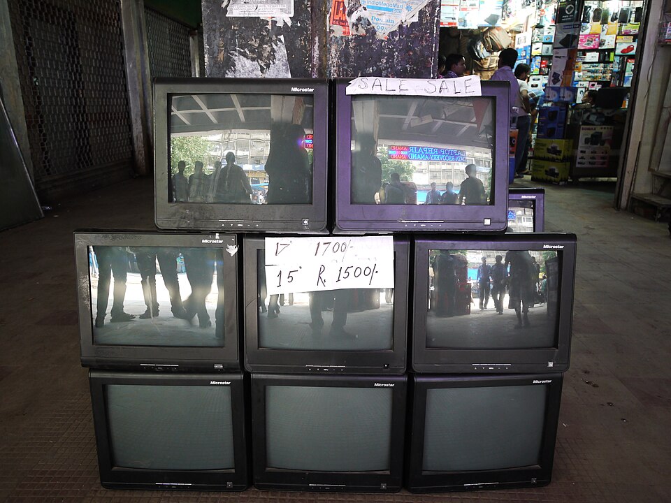 Nehru Place — local market for subscription and membership platforms