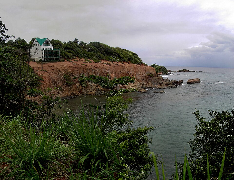 Dominica — local market for manufacturer and distributor portals